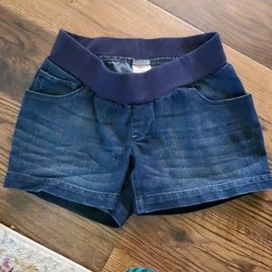 Maternity shorts